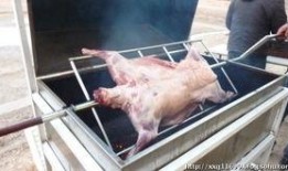 博主爆料烤全羊视频,现场制作过程大公开！